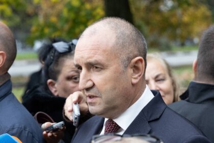 Радев блокира закона за Лукойл заради опасения от произвол