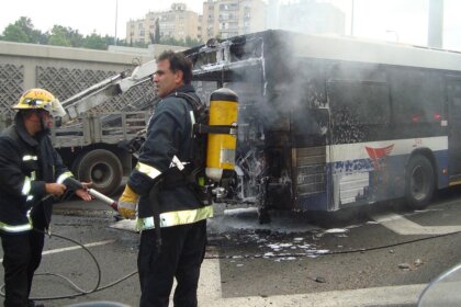 Пожар изпепели няколко автобуса в Костинброд