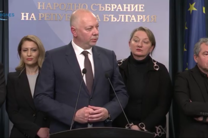 Правителството подаде оставка преди вота на недоверие