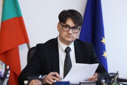 Бачев уволни шефката на Филмотеката тайно, служителите избухнаха
