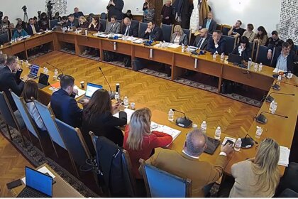Скенерите за бюлетини разпалиха нов скандал в парламента днес