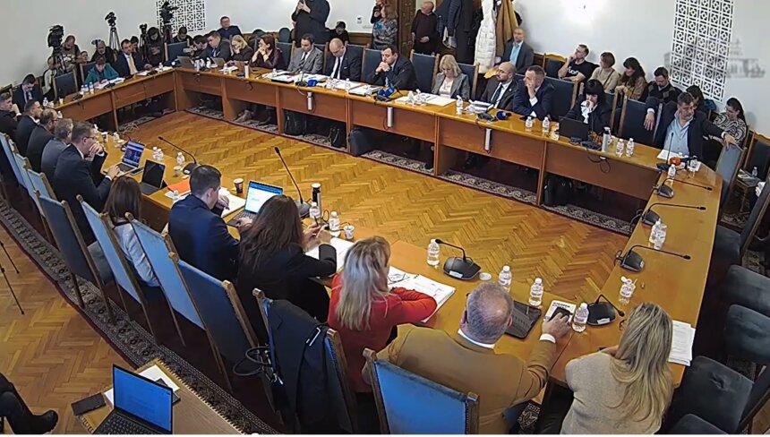 Коалицията се разцепи за скенерите месеци преди изборите
