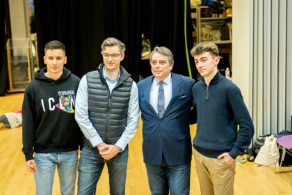 Асен Василев към българите в Хага и Лондон: „Демокрацията не е даденост, а ежедневен избор“