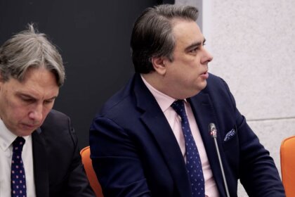 Асен Василев: Ако не решим истинските проблеми, няма да има нормална система на здравеопазване