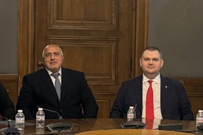 Борисов се опитва да се разграничи от Пеевски преди възможните избори през април