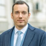Терзиев поиска незабавна охрана за кмета на Бистрица след палежа