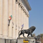 Брендо остава в затвора