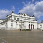 Парламентът предприема стъпки за освобождаване на църквата от данък върху наемите