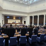 Парламентът приема иранска изложба на фона на кървави протести