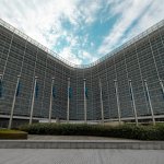 ЕК ще предложи постоянна забрана на руския петрол след изборите в Унгария