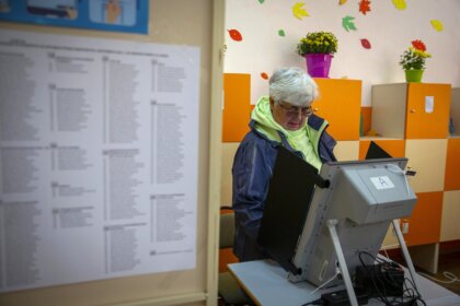 Всички машини за гласуване в чужбина са готови за изборите