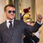 Франция изпраща самолетоносач в Близкия изток