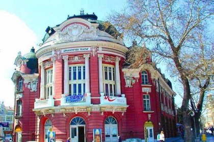 Варненската опера чества 25 години на сцената на Гео Чобанов с „Набуко“ тази вечер