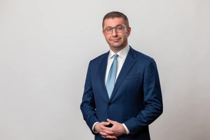 Македонският премиер: Днес наследниците на живковизма празнуват в България