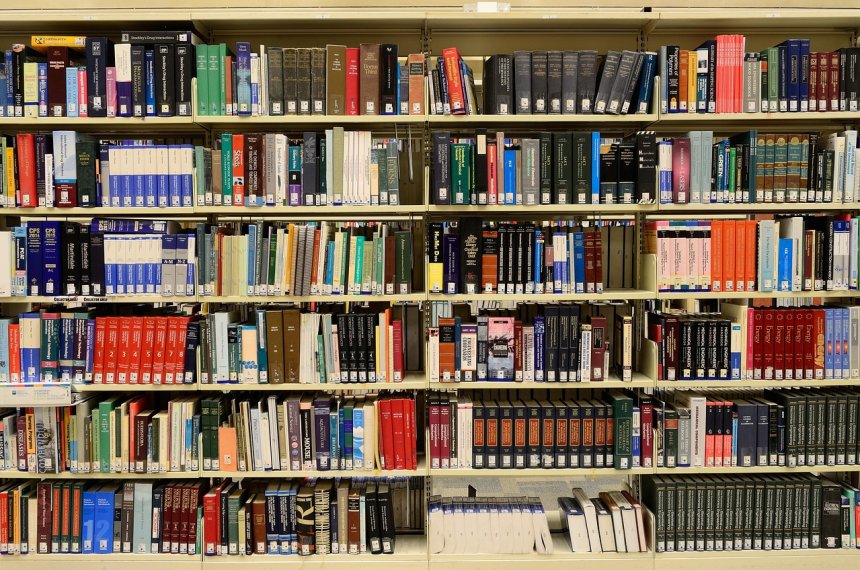Студенти от Варненския свободен университет спечелиха националното състезание по наказателноправни науки