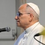 Папата призова световните лидери да изберат мира в първото си великденско обръщение