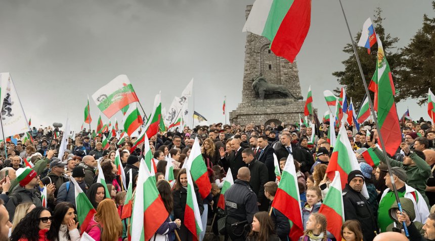 EUobserver: Мащабна манипулация помпа рейтинга на Румен Радев в TikTok по модела на Джорджеску