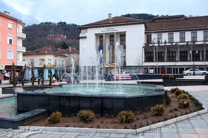 Започна строежът на зелени паркове в Петрич и Струмица