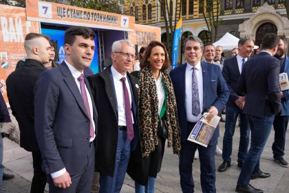 Европа застана зад „Продължаваме Промяната": Лидерката на „Обнови Европа" дойде лично в София