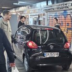 Кола се спусна по стълбите на подлез в центъра на София