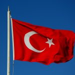 Опашки пред секциите в 27-те секции за парламентарните избори в Турция.