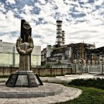 Русия изстрелва ракети и дронове срещу Чернобил
