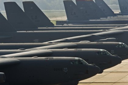 Дронове пробиха охраната на американски ядрени бази