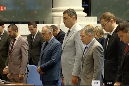 Народното събрание почете с минута мълчание загиналите деца от трагедията на „Тракия“