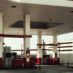 Петролът скочи с 10 процента