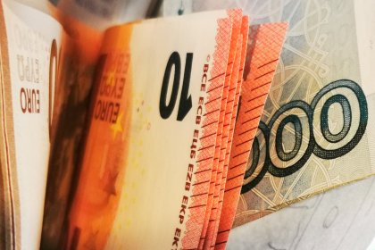 Окончателно приеха Бюджет 2026: Замразени заплати, нов дълг и скъпи винетки