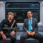 Васил Терзиев инспектира новия участък на метрото заедно с уличен музикант