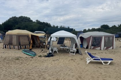 Акция на Кара дере с ултиматум за премахване на палатки и каравани