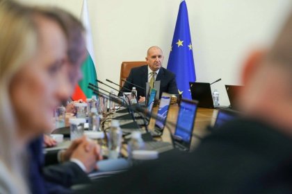 Румен Радев обвини прокуратурата в чадър над корупцията