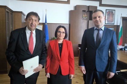 Кабинетът поиска от Прокуратурата отчет за „тънките“ магистрали