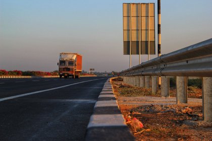 Проверки по пътищата: Нарушенията при тежкотоварните автомобили са многобройни