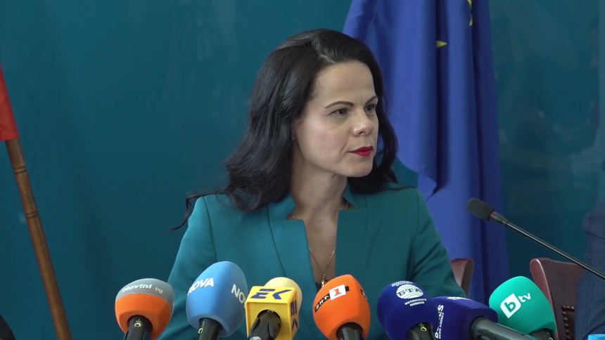 Ивкова отстъпва: инвитро фондът остава непокътнат