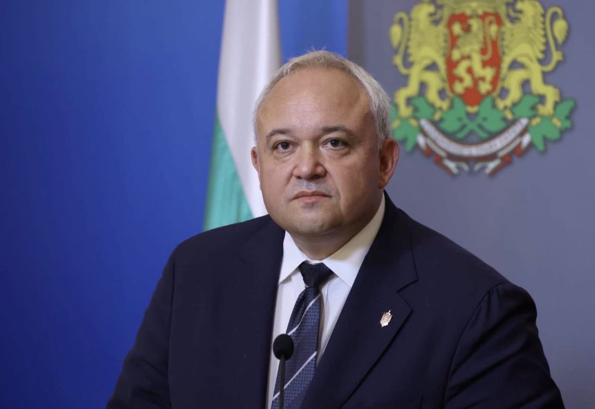 Демерджиев: Прокуратурата прибързано иззе данните за полетите на Пеевски