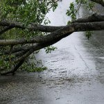 Мъж остава в неизвестност след пороя в Пещера