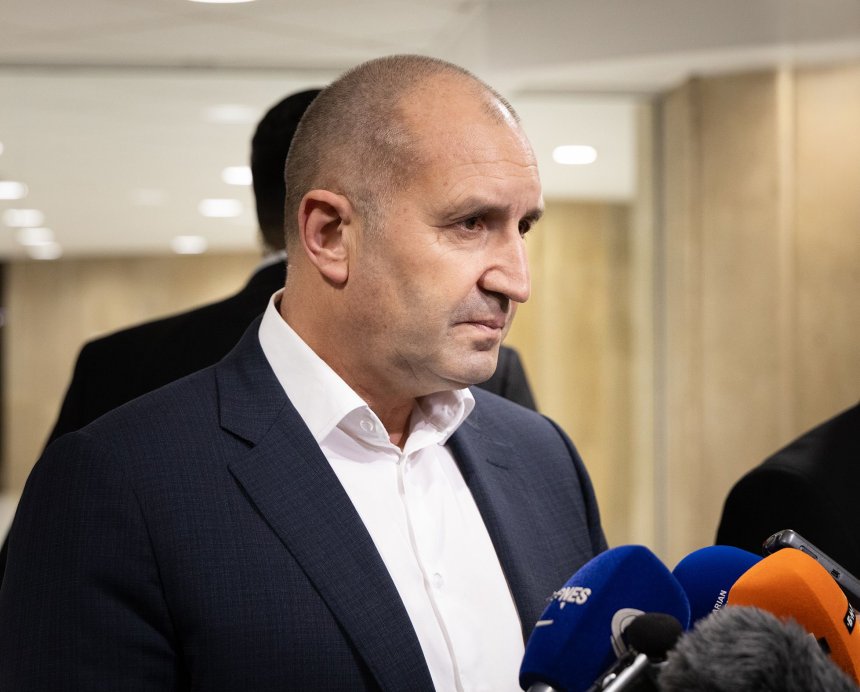 Румен Радев: Призовавам за усилена работа, приемаме Бюджет 2027 навреме