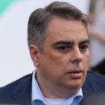 Асен Василев: Няма богата държава с евтин труд и ниски заплати