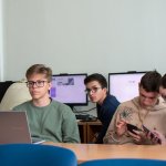 Дълги пролетни ваканции: МОН утвърди графика за новата учебна година