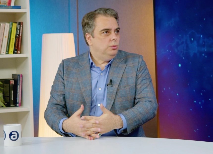 Асен Василев: Управляващите не са произвели една фактура, идва тежка зима