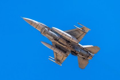11 подготвени пилоти за F-16 до края на годината, обяви командирът на ВВС