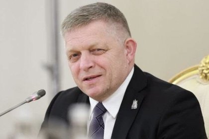Фицо пристигна в София за официални разговори