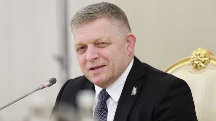 Фицо пристигна в София за официални разговори