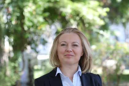 Йорданова: Опитват се нескопосано да отместят фокуса от вината за помилвания наркодилър